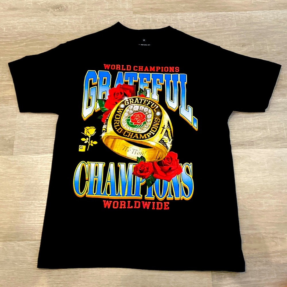 GRATEFUL APPAREL T SHIRT. champion edition